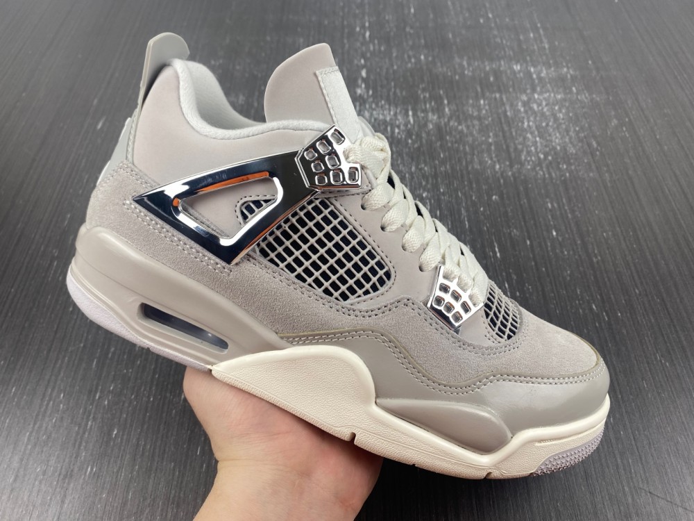 Jordan 4 Retro Frozen Moments