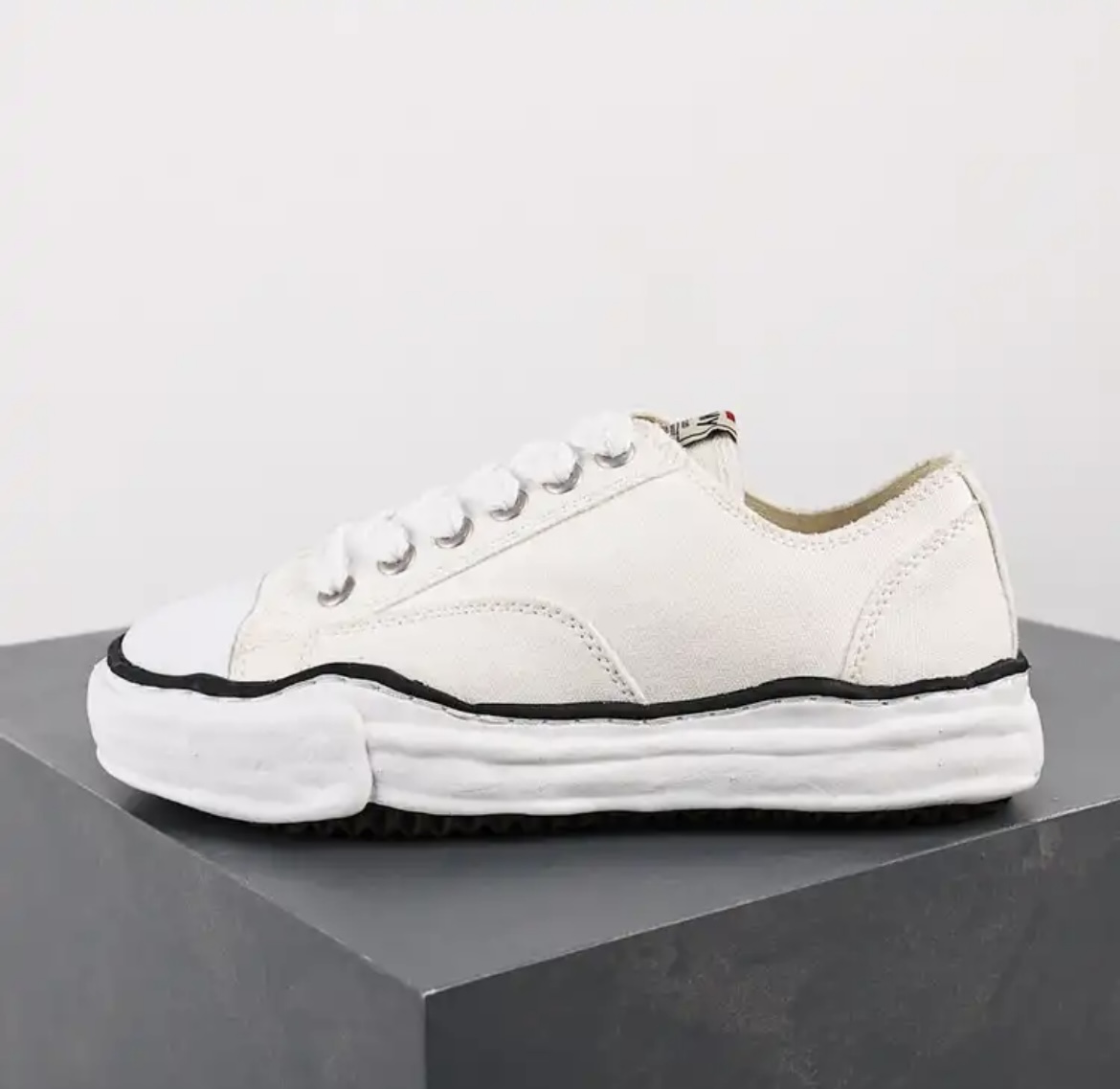 Maison Mihara Yasuhiro Hank