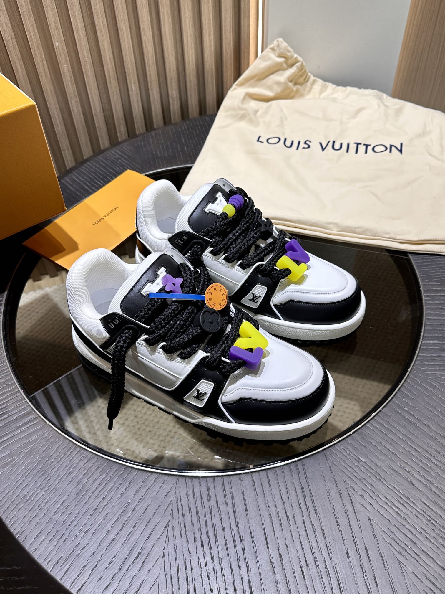 LOUI VUITTO LOW-TOP SNEAKER