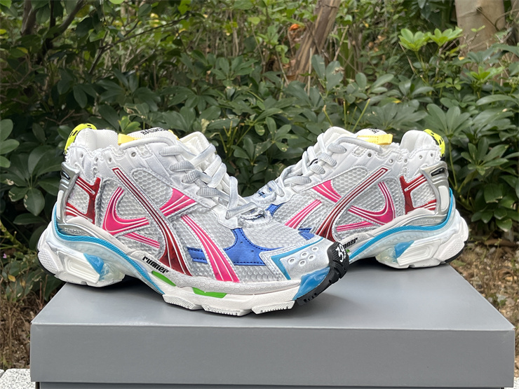 Balenciaga Runner SNEAKER