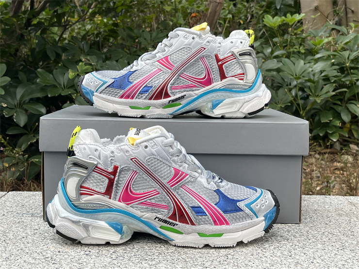 Balenciaga Runner SNEAKER
