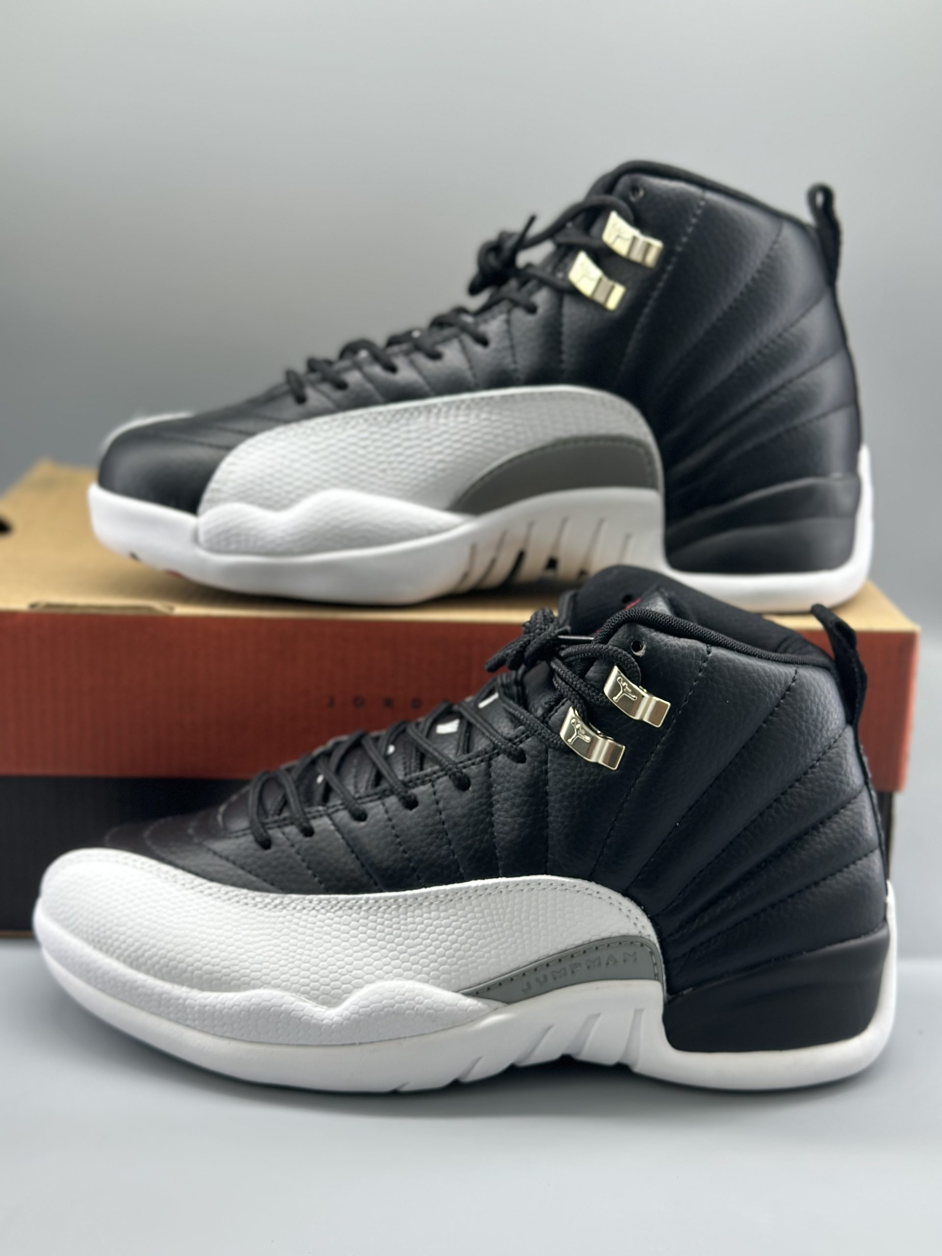 Jordan 12 Sneakers