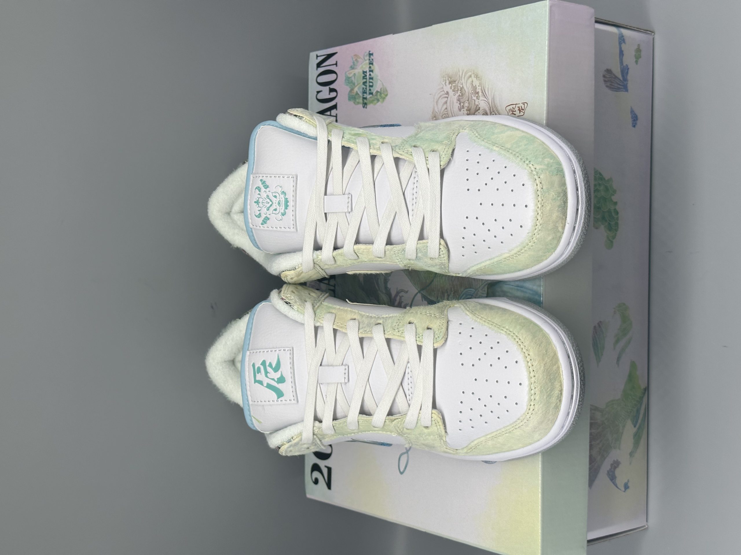 Nike Dunk Low the year of the Dragon