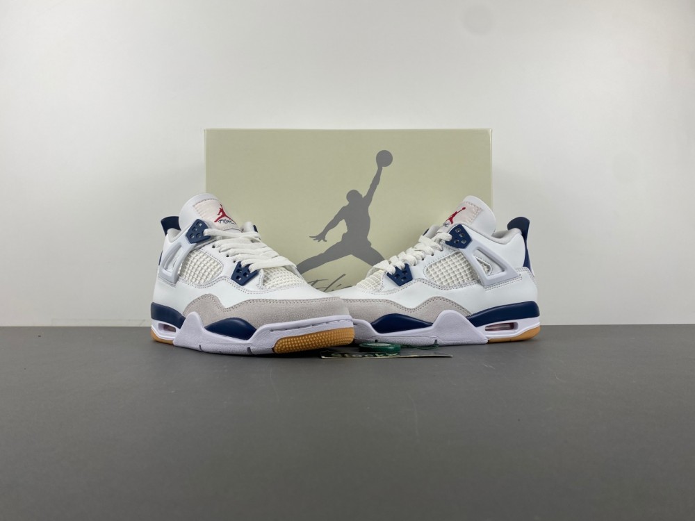 Nike SB x Air Jordan 4 “Navy”